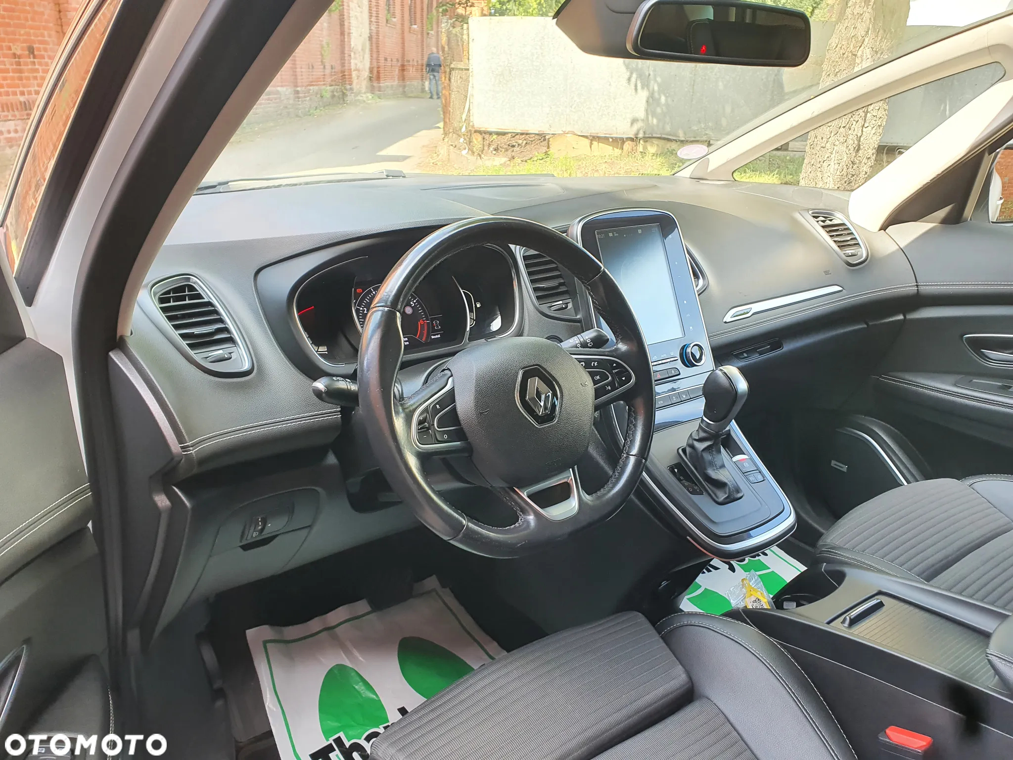 Renault Scenic TCe 140 GPF EDC BLACK EDITION - 11