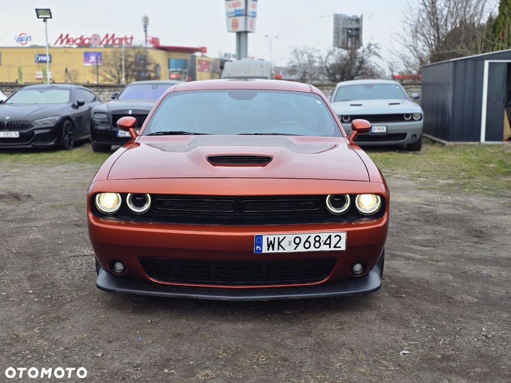 Dodge Challenger - 2