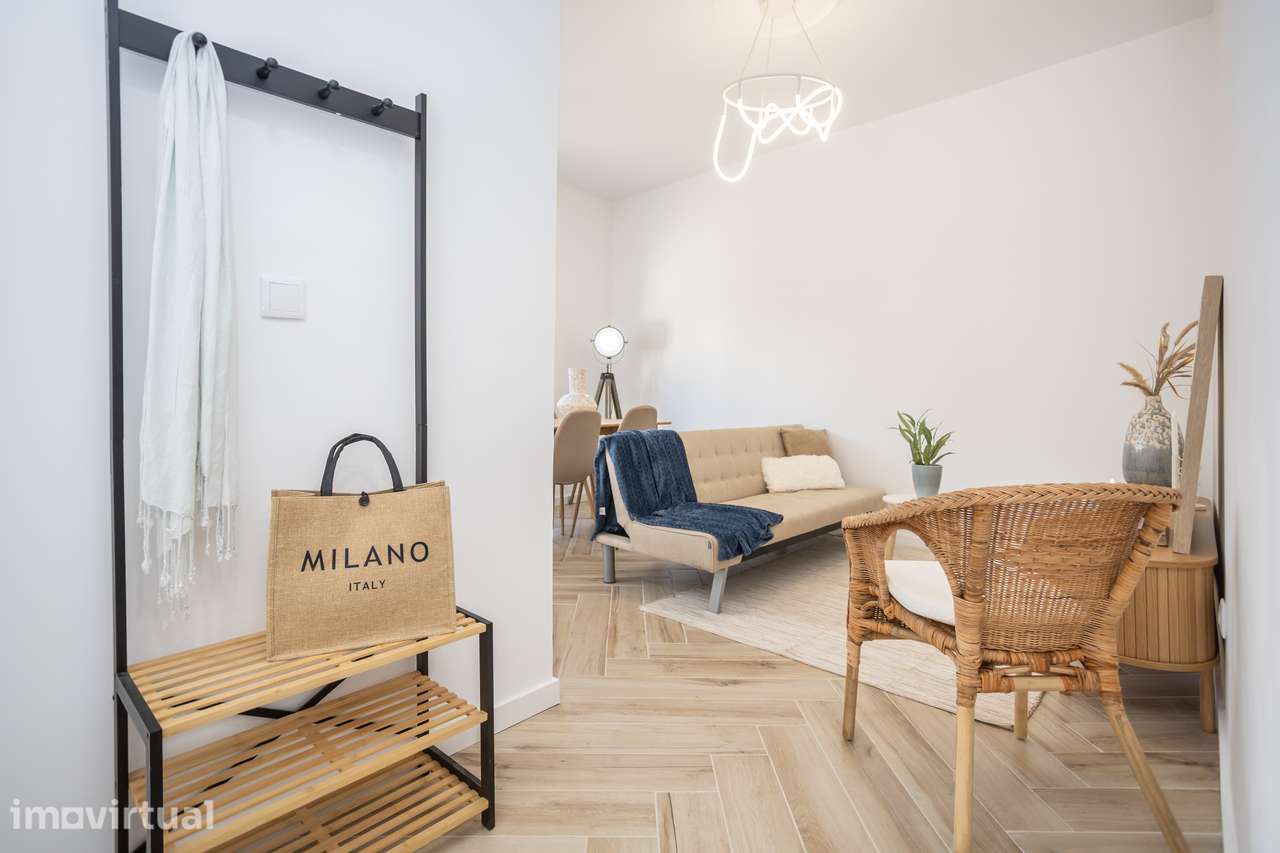 Apartamento T2 Remodelado com Quintal - Grande imagem: 3/24