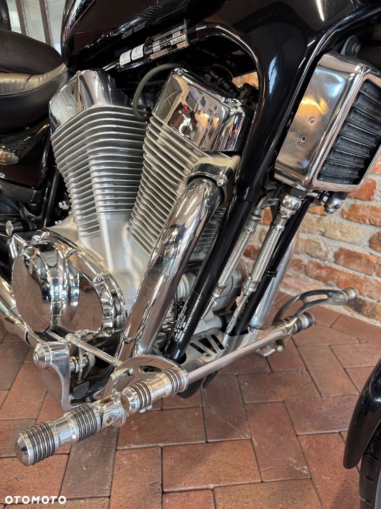 Suzuki Intruder - 29