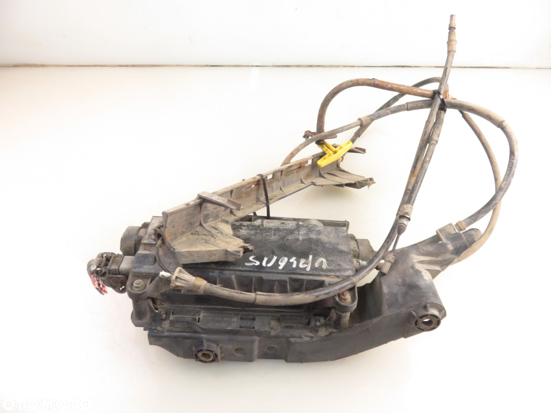 HAMULEC ELEKTRYCZNY RENAULT SCENIC II 8200418647 - 9