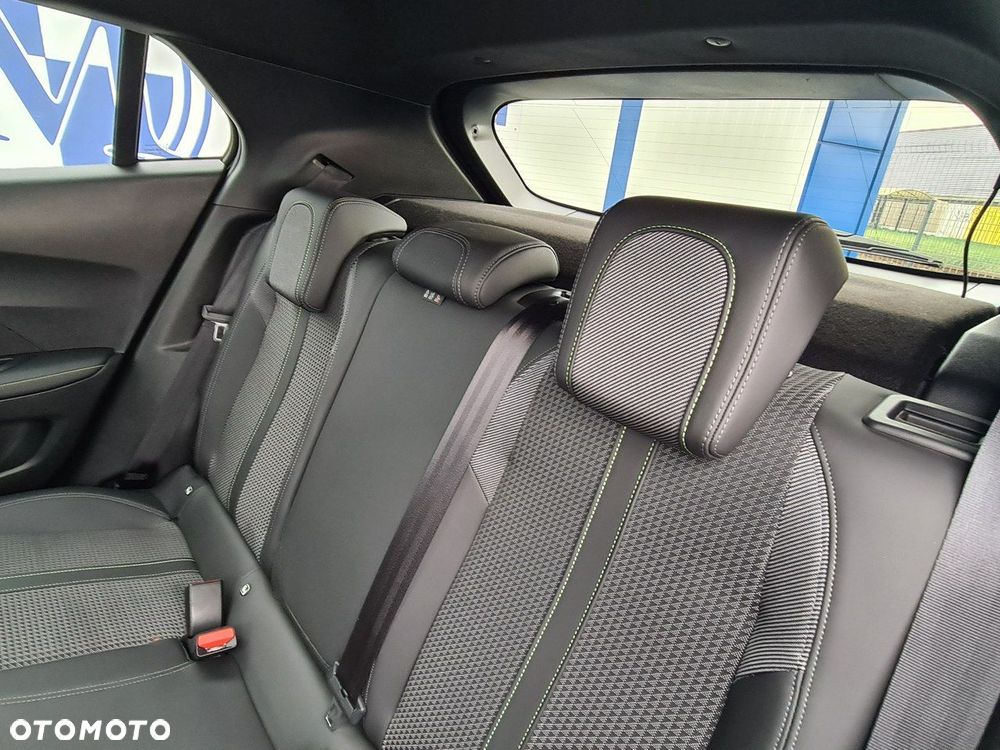 Peugeot 2008 1.2 PureTech GT Line S&S EAT8 - 31