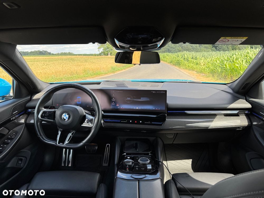 BMW Seria 5 520d xDrive mHEV - 17