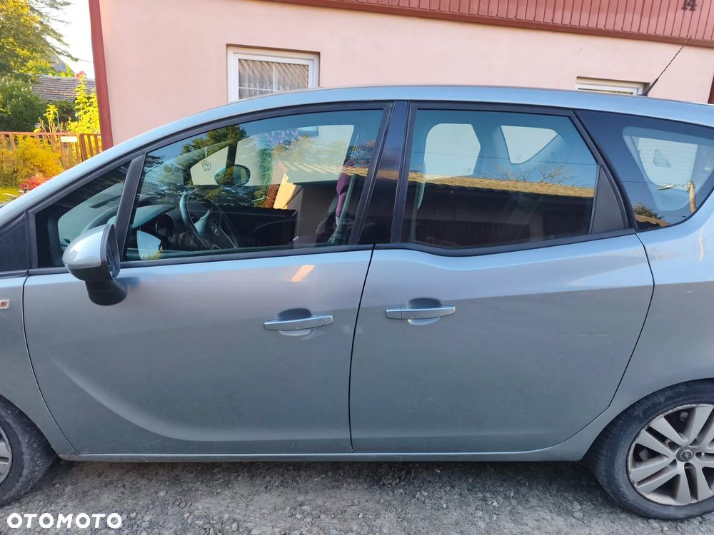Opel Meriva - 11