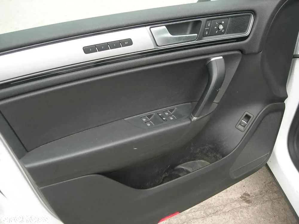 Volkswagen Touareg 3.0 V6 TDI BMT Perfectline R-Style - 15