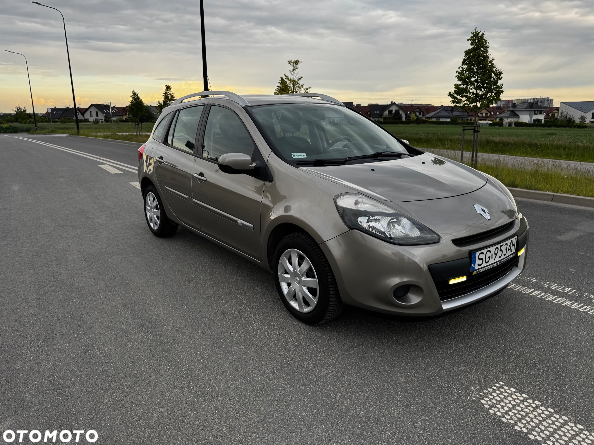Renault Clio 1.2 16V Authentique - 8