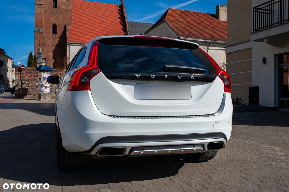 Volvo V60 T6 AWD Summum - 16