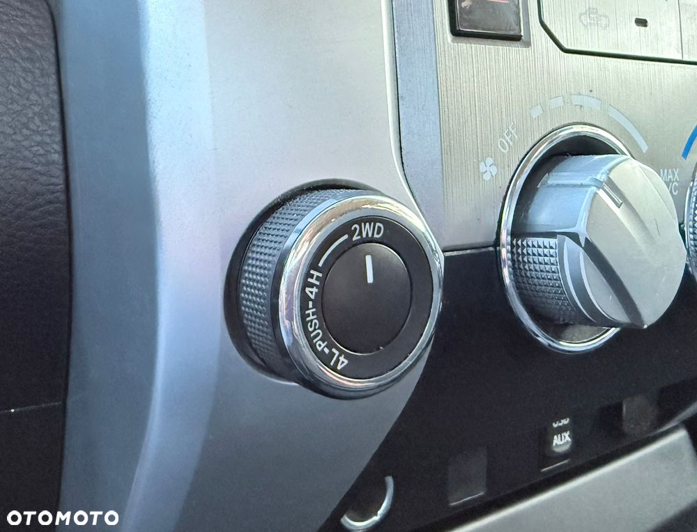 Toyota Tundra 5.7 4x4 Double Cab Limited - 35