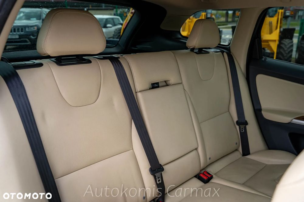 Volvo XC 60 T5 Geartronic Momentum - 20