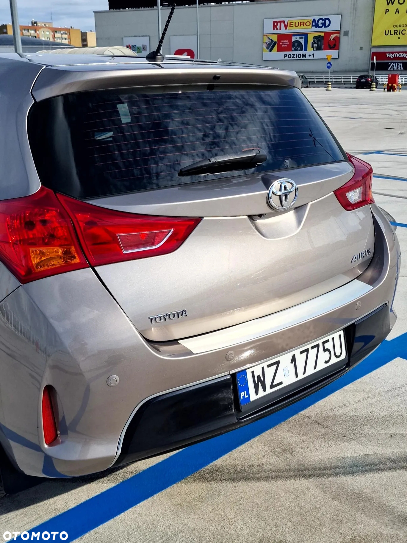 Toyota Auris 1.33 VVT-i Premium Comfort - 6