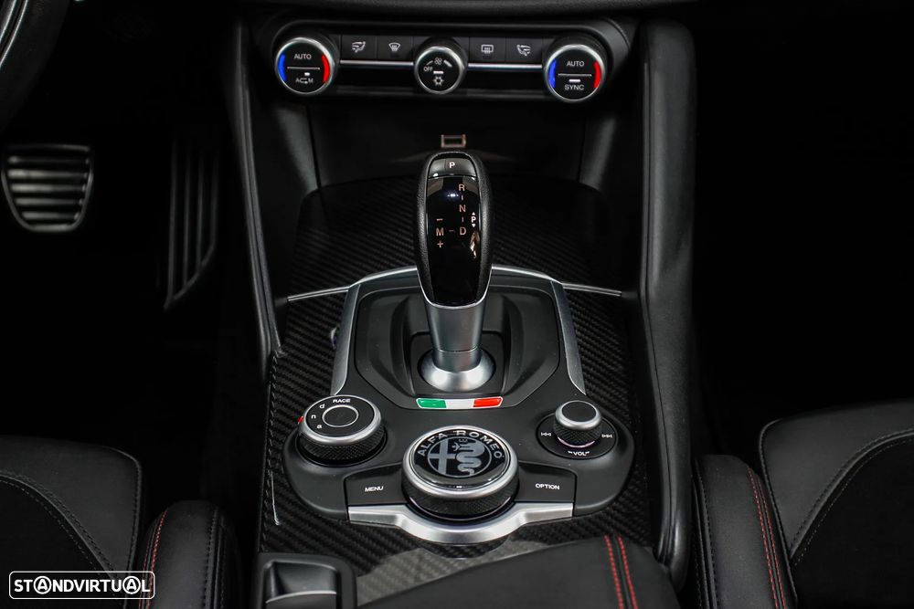 Alfa Romeo Giulia 2.9 Bi-Turbo Quadrifoglio AT8 - 35