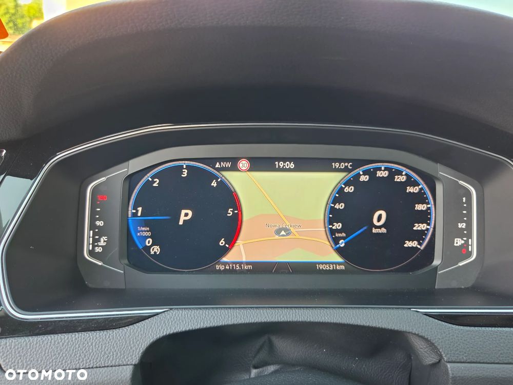 Volkswagen Passat - 15