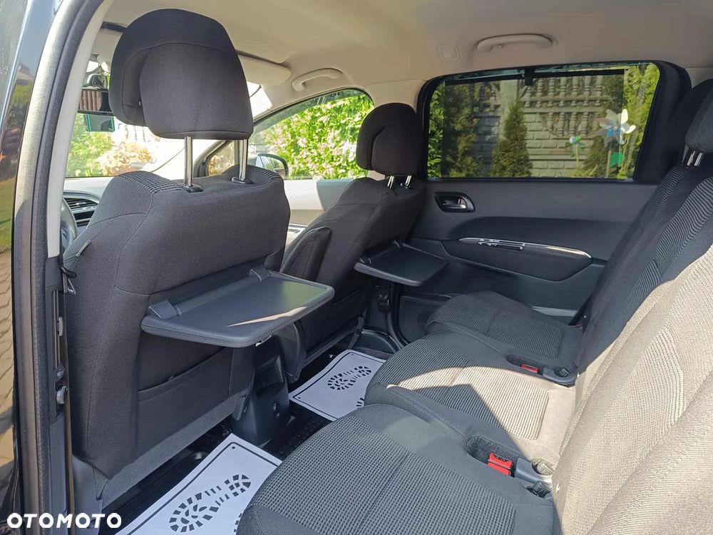 Peugeot 5008 1.6 THP Family 7os - 21