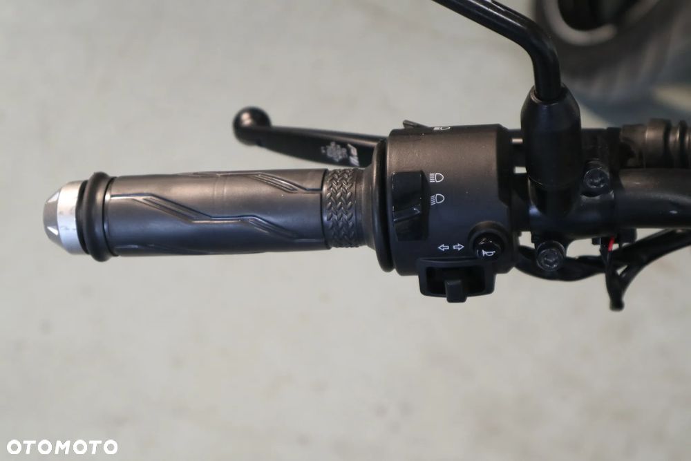 Yamaha XSR - 5