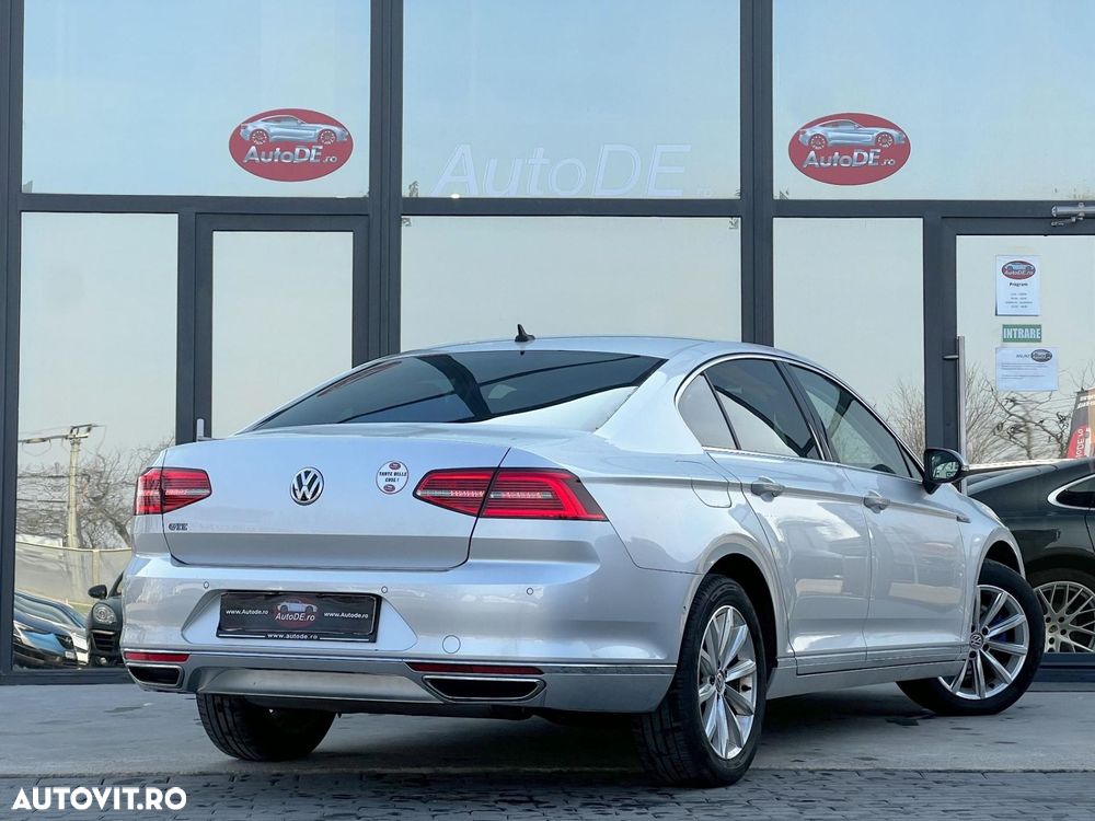 Volkswagen Passat - 4