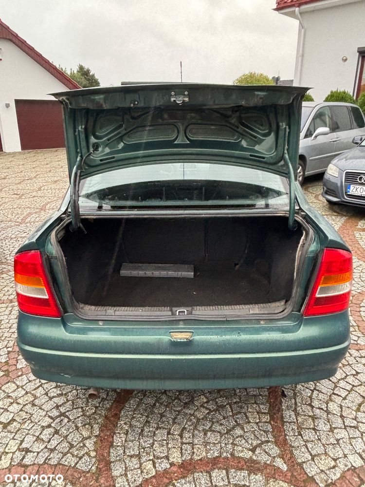 Opel Astra 1.6 Base - 8