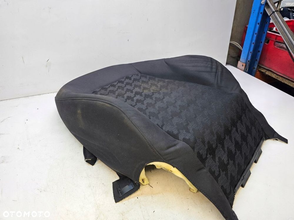 MATA GRZEWCZA FOTELA GÓRA AUDI A3 8V 8V0963557A - 1