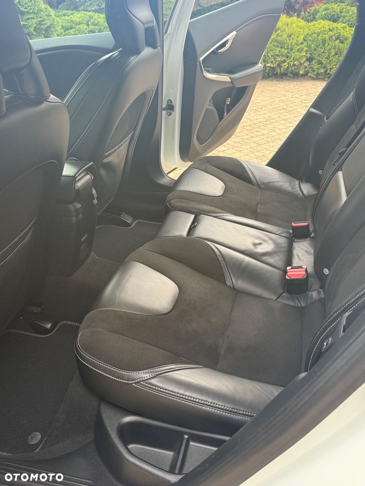 Volvo V40 T4 R-Design - 14