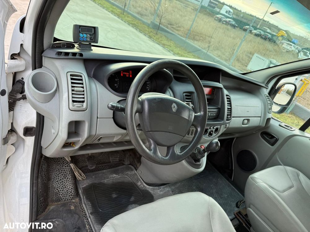 Renault Trafic - 1