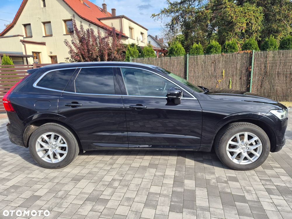 Volvo XC 60 T5 AWD Momentum - 4