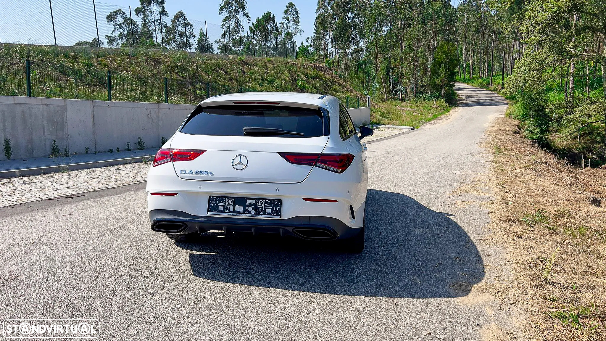 Mercedes-Benz CLA 250 e Shooting Brake AMG Line - 3