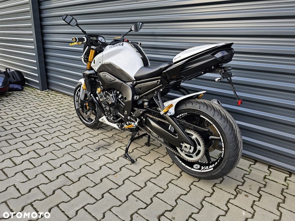 Yamaha FZ8 - 8