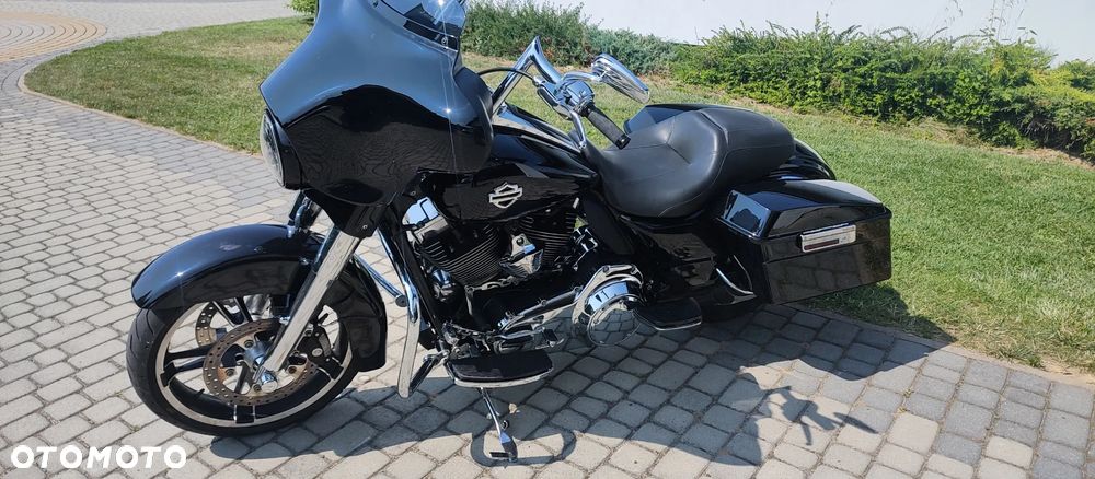 Harley-Davidson Touring Street Glide - 2