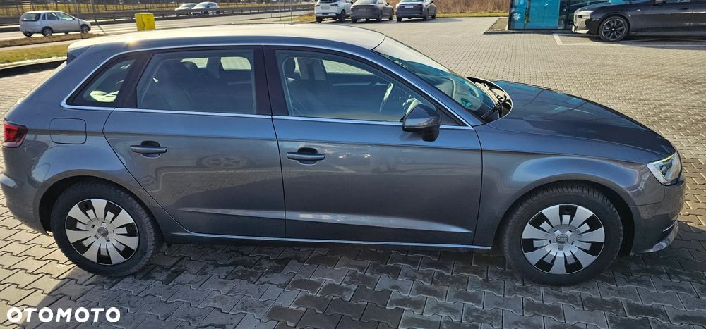 Audi A3 Sportback 2.0 TDI Ambiente - 6