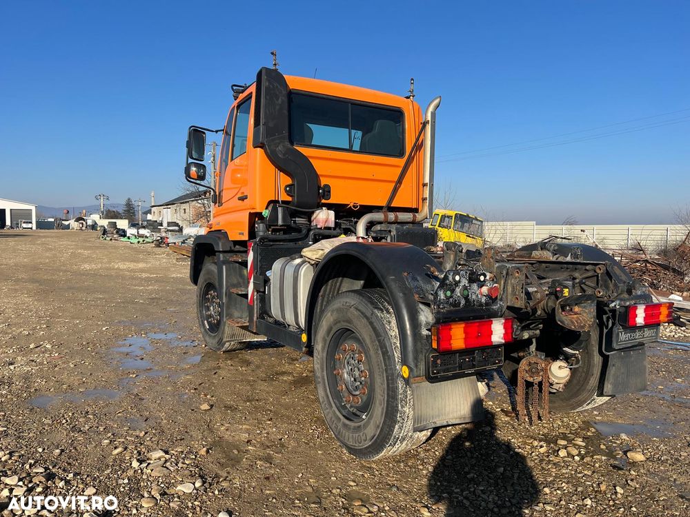 Mercedes-Benz U400 - 9