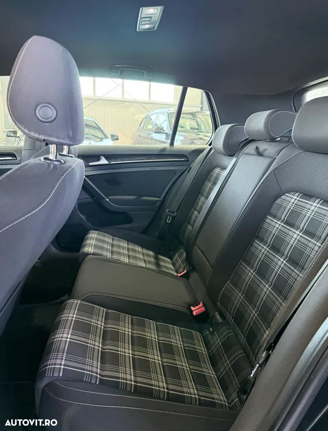 Volkswagen Golf GTD 2.0 TDI SCR DSG - 9