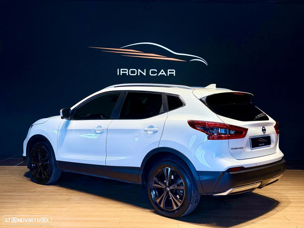 Nissan Qashqai 1.5 dCi N-Connecta J18+Led - 3