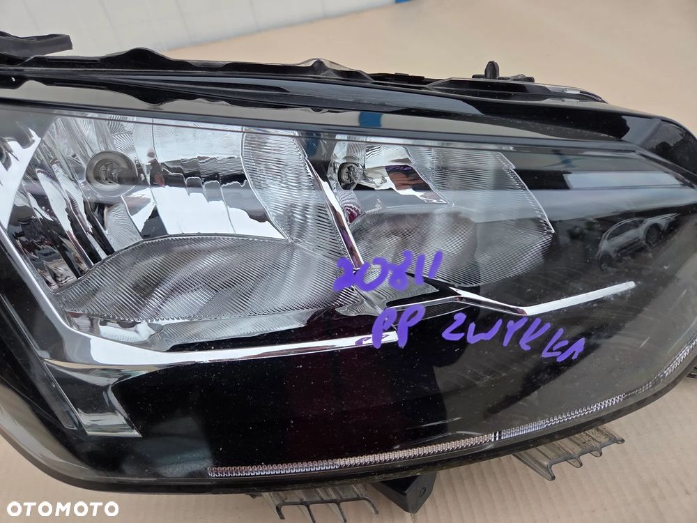 Lampa przednia prawa zwykła Peugeot 208 II  9823193880 - 6