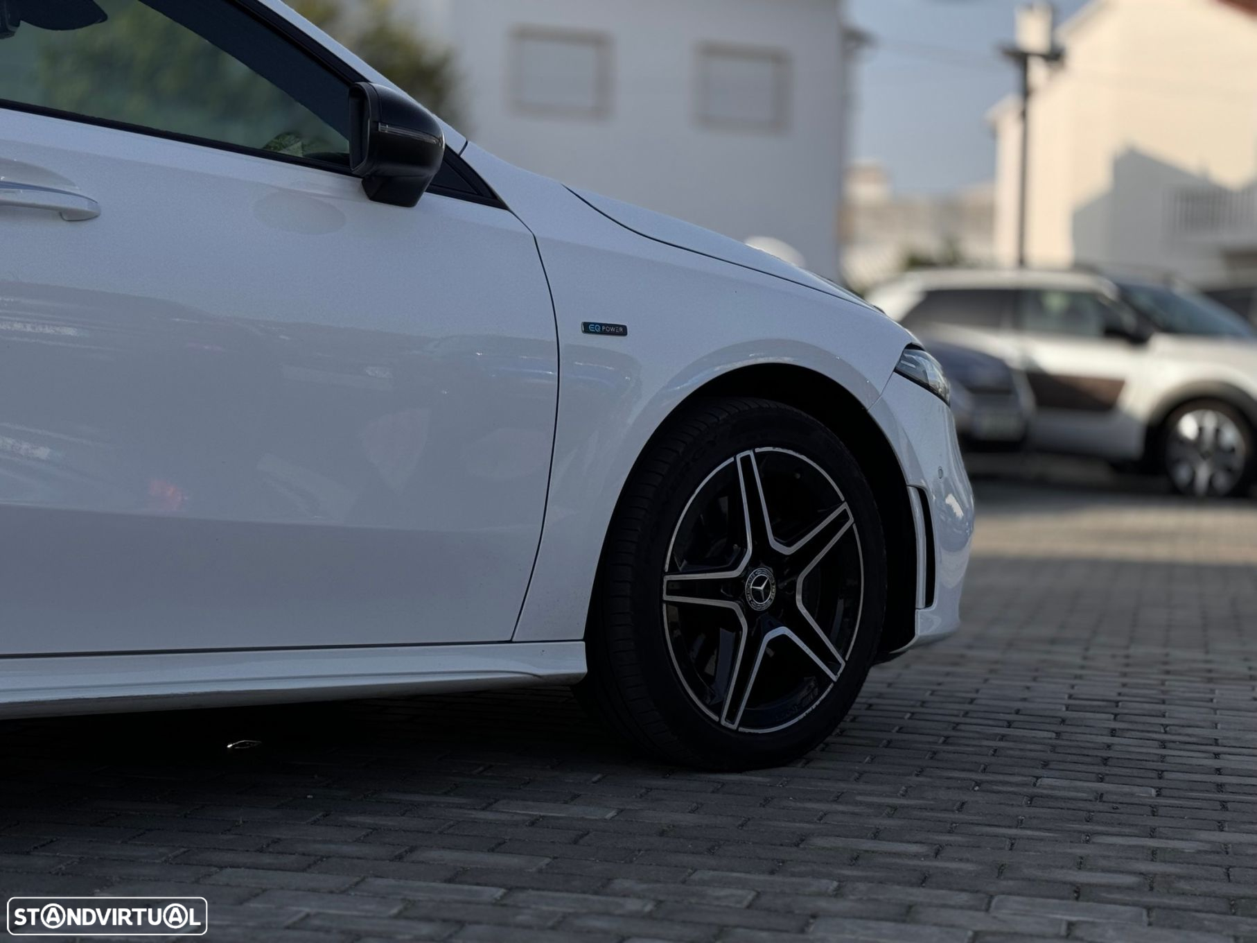 Mercedes-Benz A 250 e AMG Line - 10