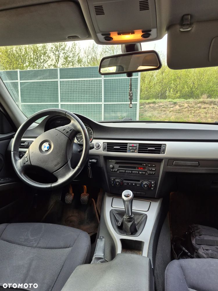 BMW Seria 3 320i - 8