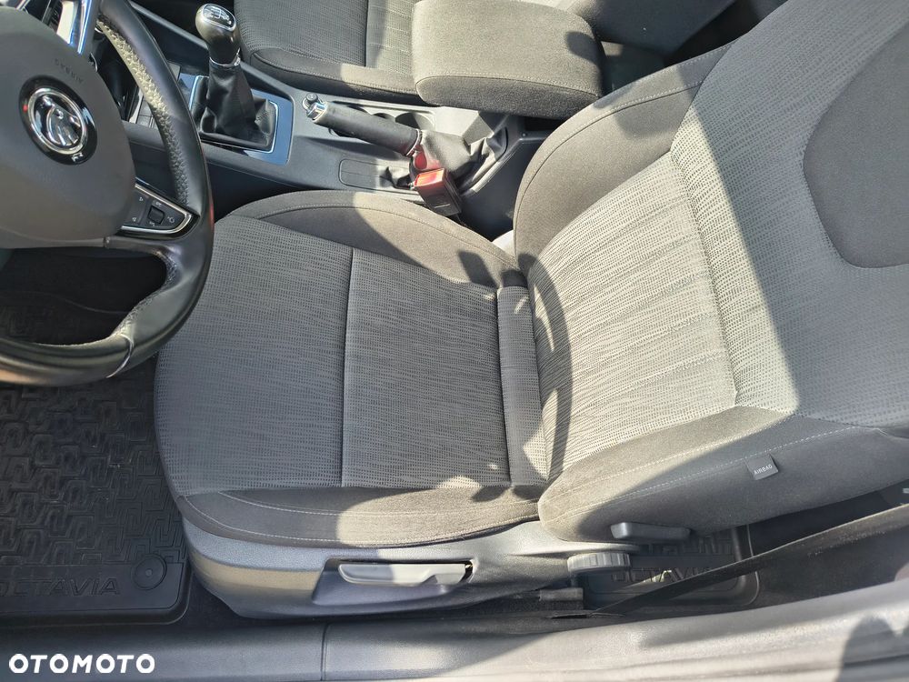 Skoda Octavia 1.6 TDI SCR Active - 12