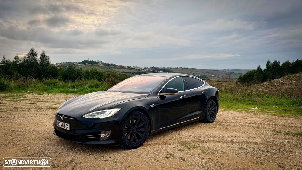 Tesla Model S - 1