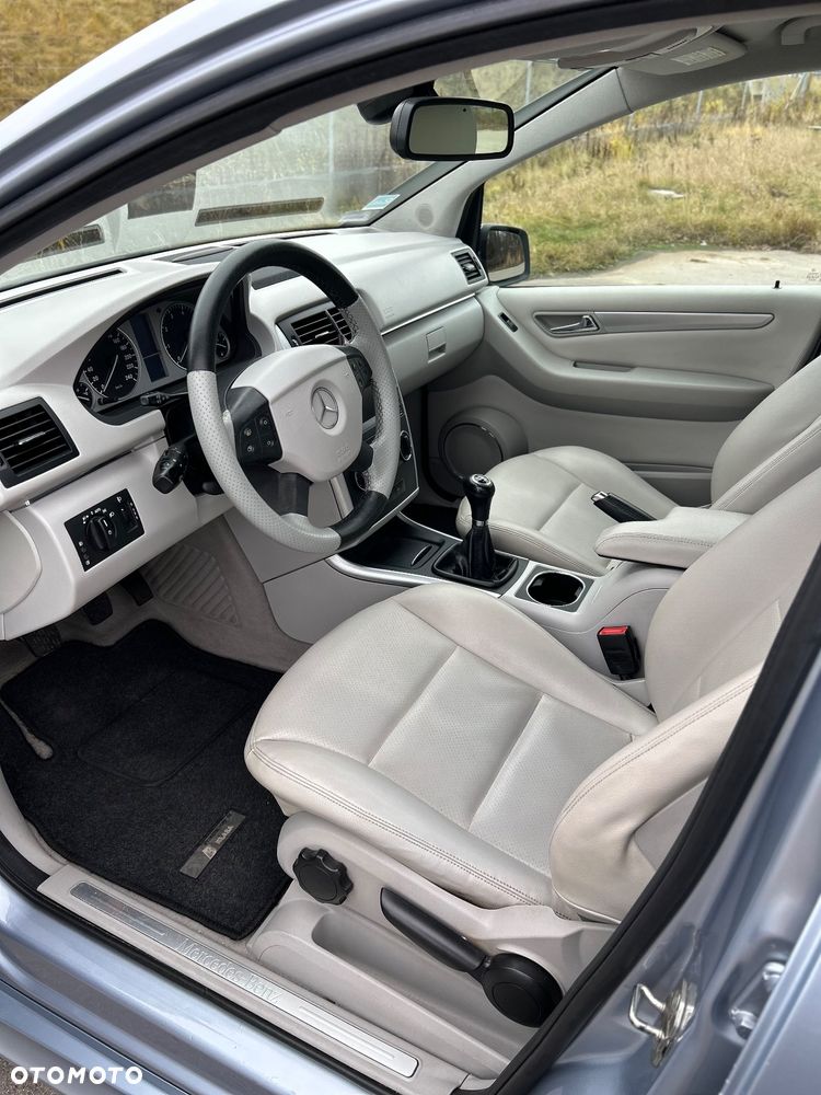 Mercedes-Benz Klasa B - 1