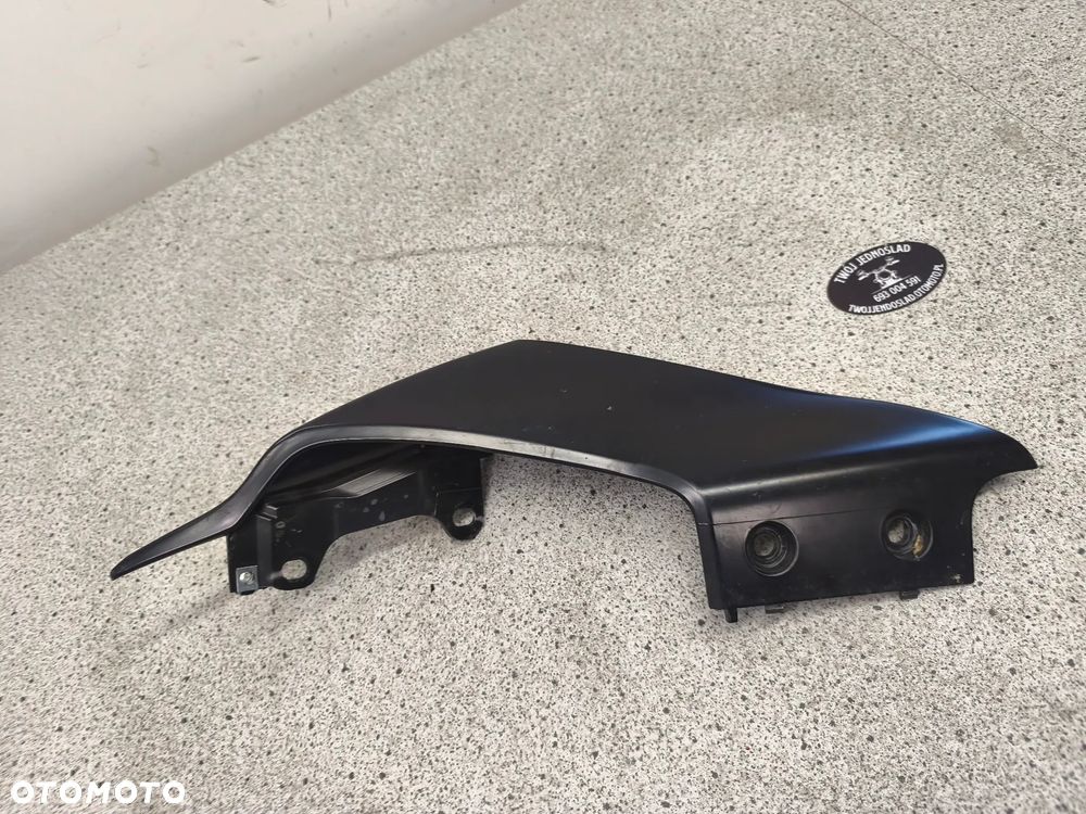 Zadupek, ogon prawy, owiewka, osłona prawa, bok, boczek Yamaha R125 R 125 2023 - 10