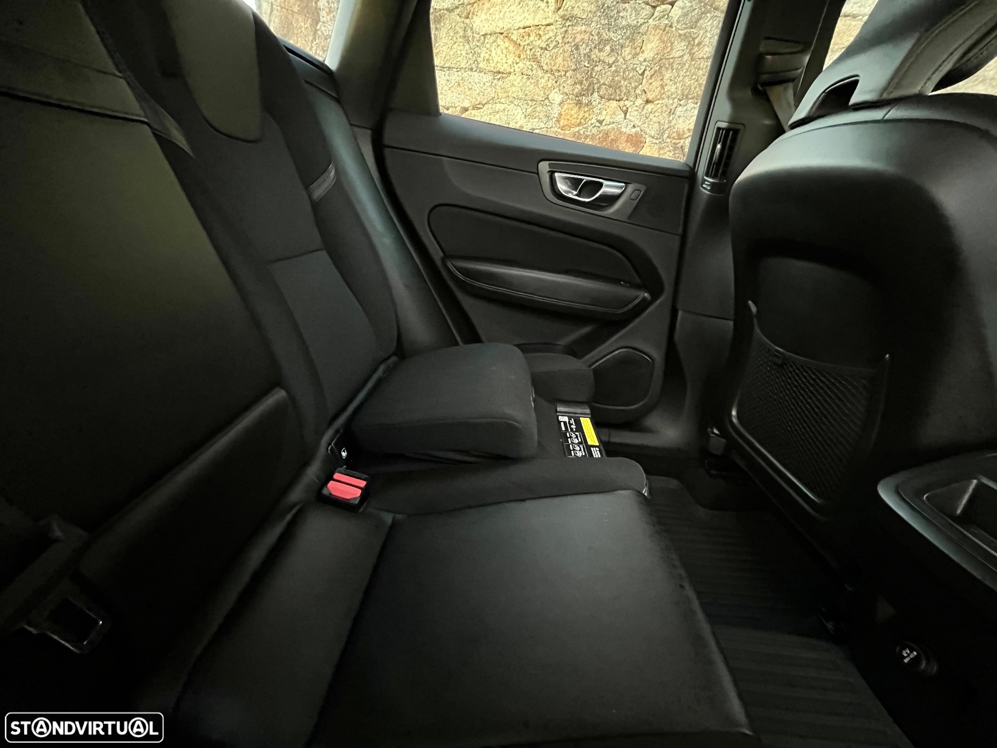 Volvo XC 60 2.0 D4 Momentum AWD Geartronic - 42