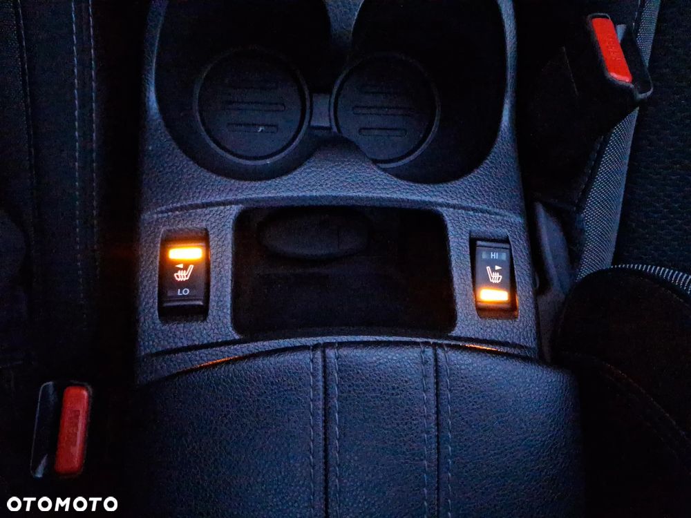 Nissan Qashqai 1.3 DIG-T N-Connecta DCT - 26