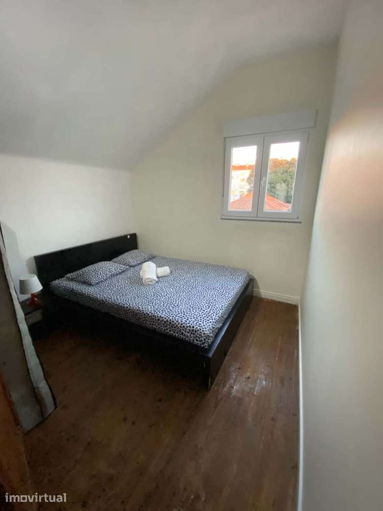 Room in a 7-bedroom apartment in Porto - Room 5 - Grande imagem: 5/27