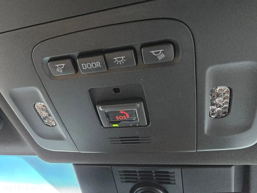 Toyota Camry 2.5 Hybrid Dynamic Force Executive e-CVT - 32