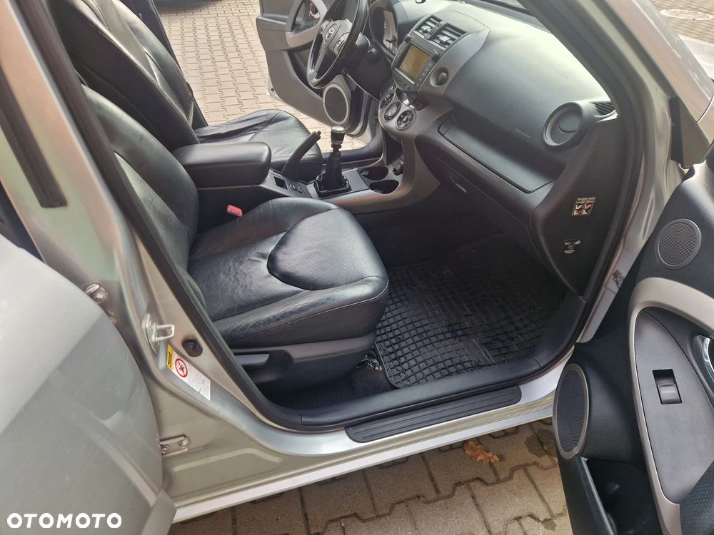 Toyota RAV4 2.2 D-4D Sol 180 - 16