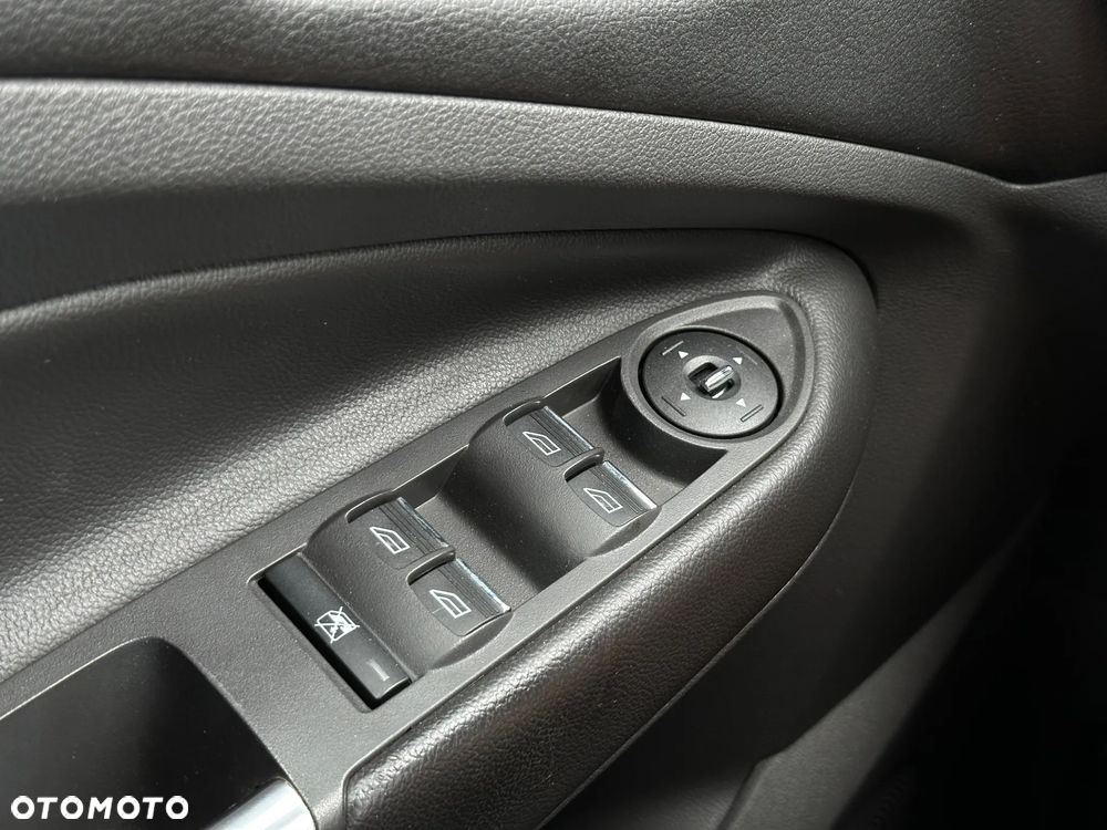 Ford Kuga 1.6 EcoBoost 2x4 Titanium - 14