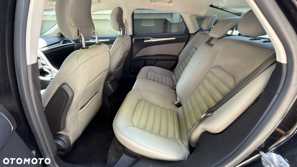 Ford Fusion - 13