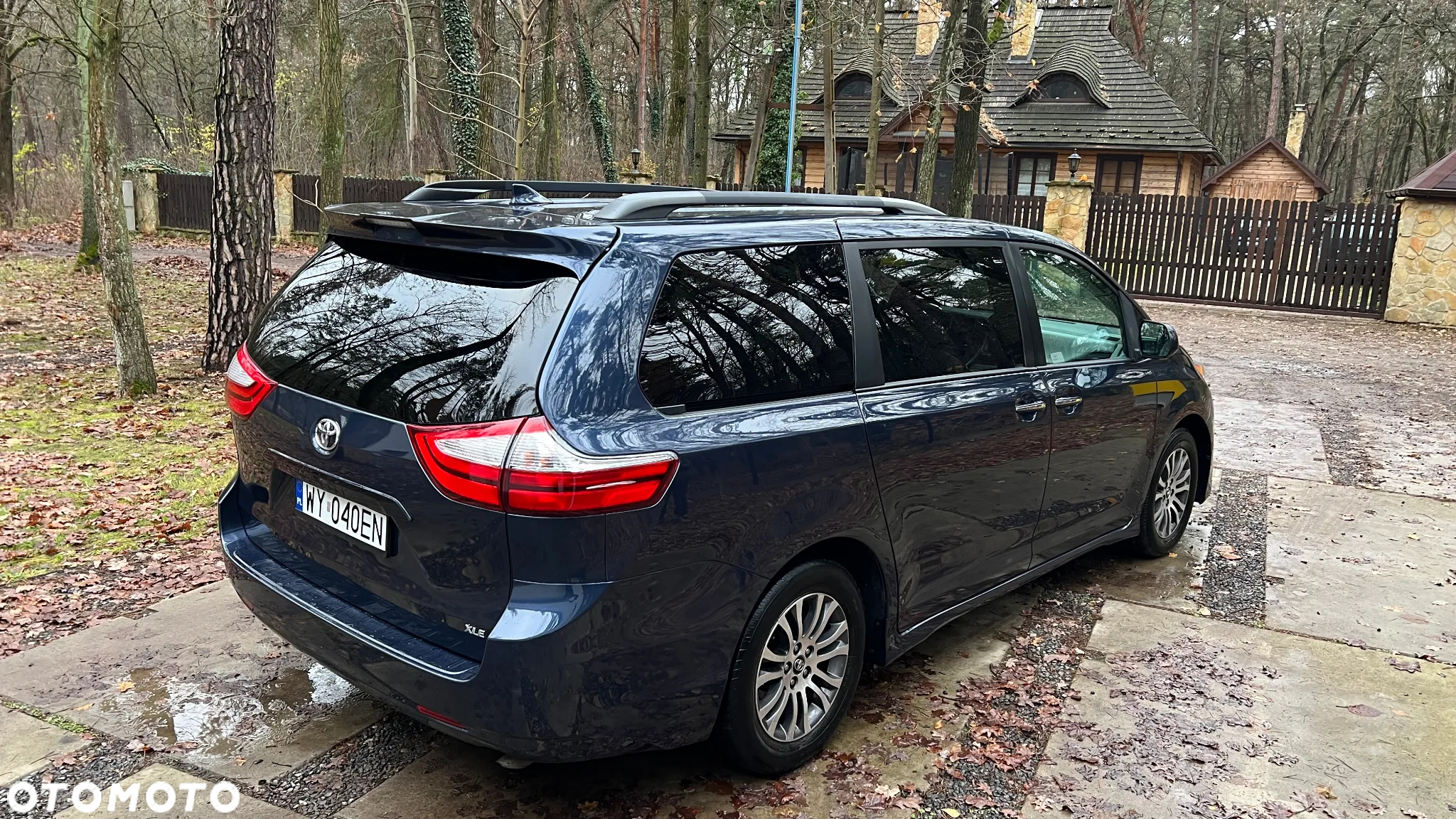 Toyota Sienna 3.5 V6 - 4