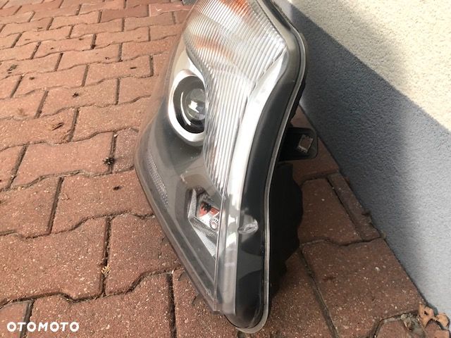 Lampa xenon Sprinter906 lift prawy - 3