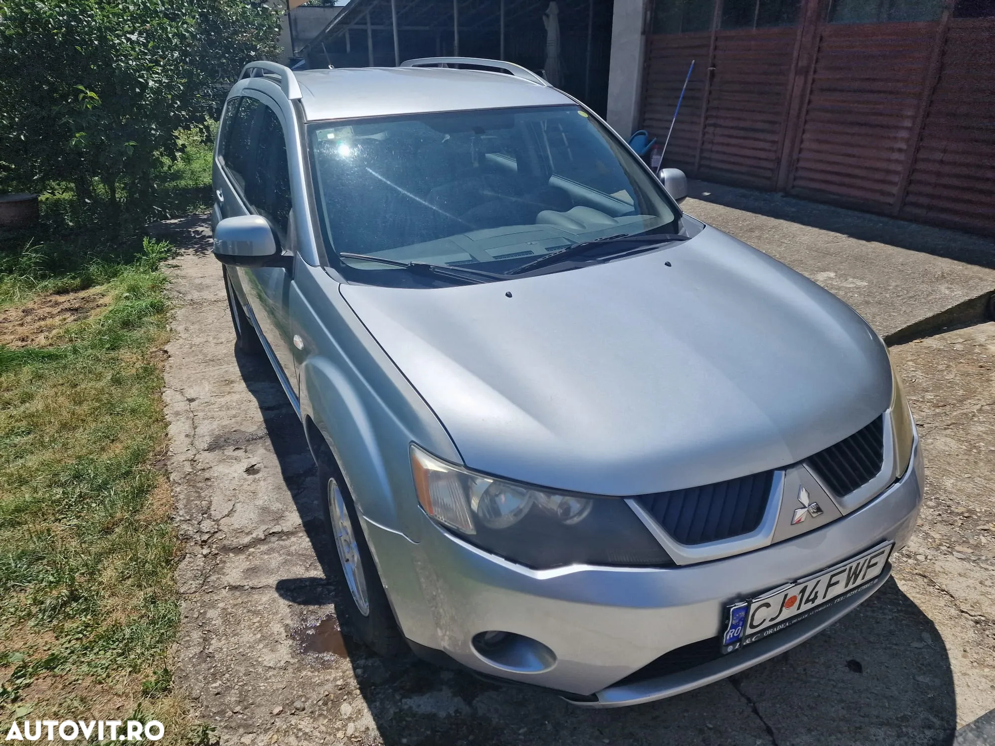 Mitsubishi Outlander - 3