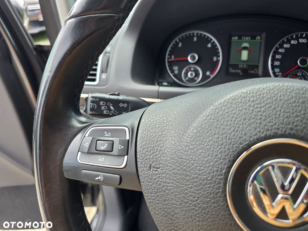 Volkswagen Touran - 28