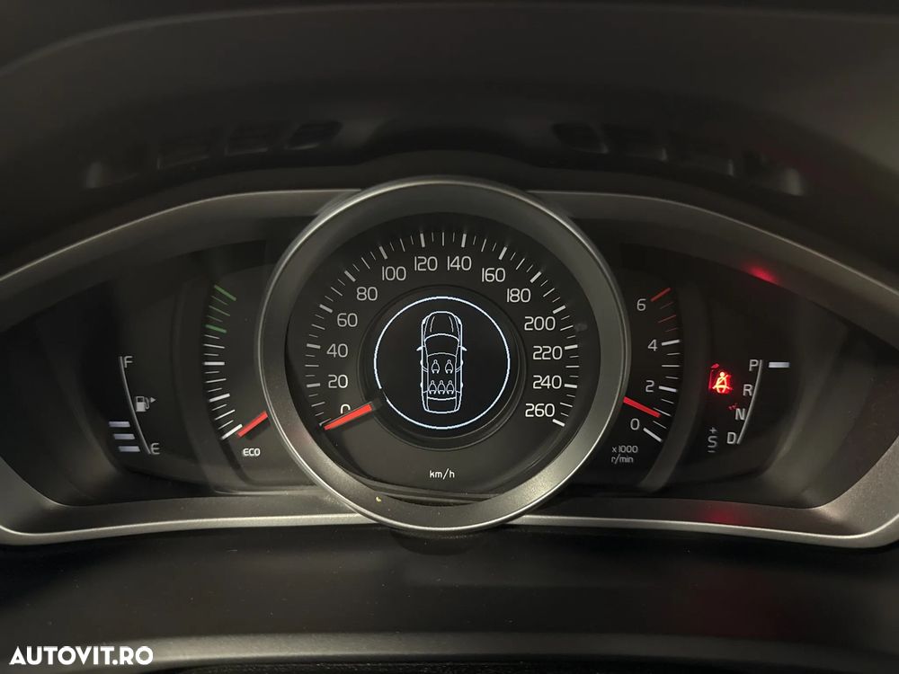 Volvo V40 D3 Geartronic Kinetic - 16